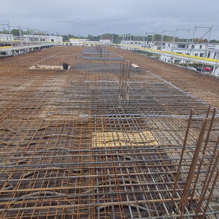 Eisenflechterarbeiten für eine Decke in Gütersloh mit Betonstahlmatten und Zulageeisen Deckenbewehrung in Gütersloh - Krannik Bau GmbH